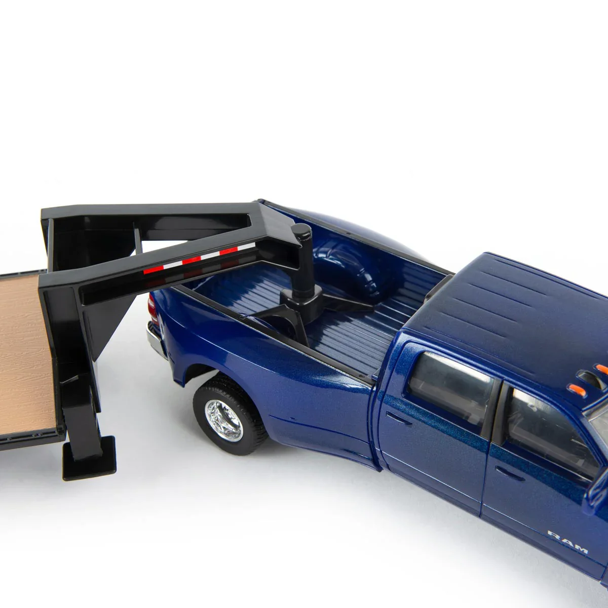 RAM 3500 Dually Quad Cab Pickup Truck w/ Lowboy Trailer & New Holland L230 Skid Steer 1:32 Scale Model - ERTL 47269 - Image 3